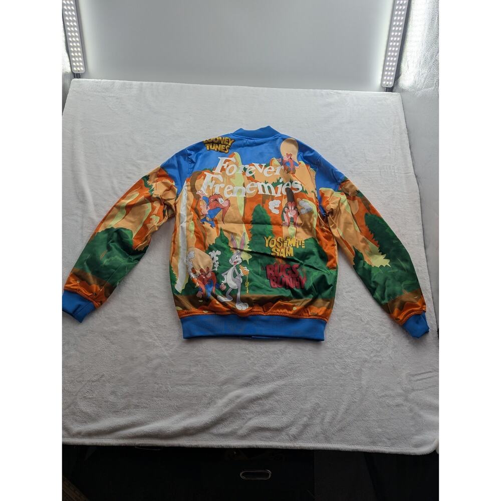 Looney Tunes Mens Size XL Bugs Bunny/Yosemite Sam Graphic Satin Snap Jacket - Picture 5 of 6